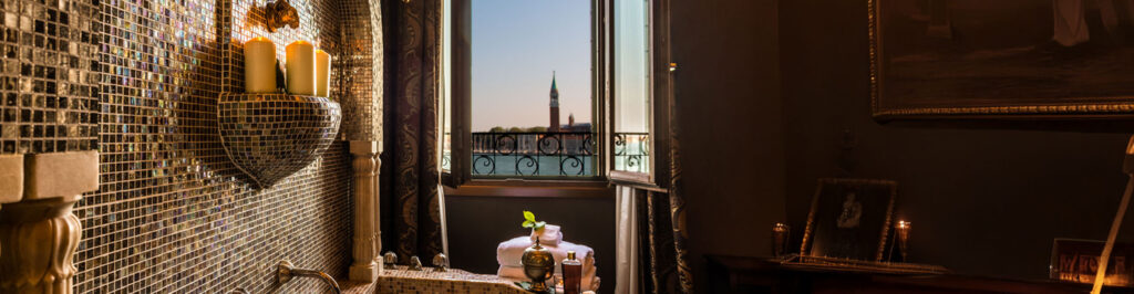 Hotel Metropole luxury restroom